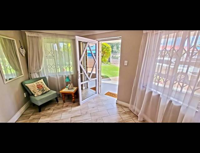 4 BEDROOM HOUSE FOR SALE IN FLORENTIA